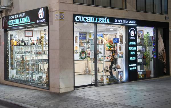 Tienda fisica cuchillería barbero